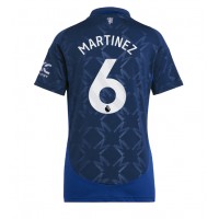 Fotballdrakt Dame Manchester United Lisandro Martinez #6 Bortedrakt 2024-25 Kortermet